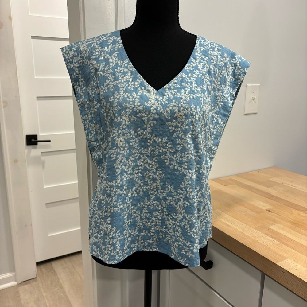 NWT ANA Sleeveless Top Blue Floral Small